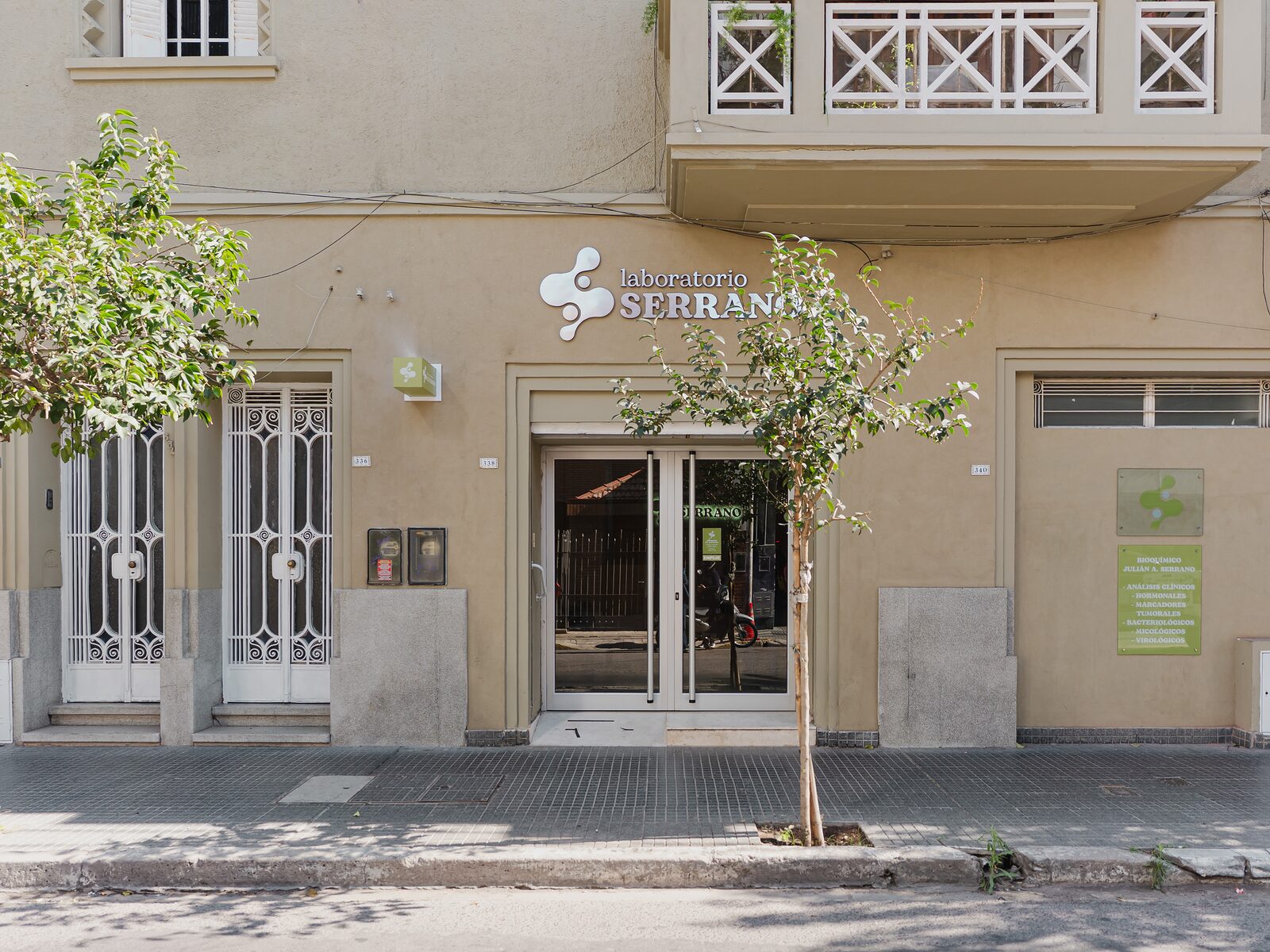 Fachada del Laboratorio Serrano en calle 9 de Julio